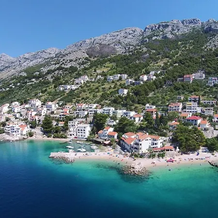 With A Parking Space Pisak, Omis - 16239