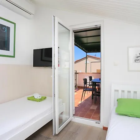 Apartment With A Parking Space Pisak, Omis - 16239 *