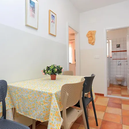 Apartment With A Parking Space Pisak, Omis - 16239 *